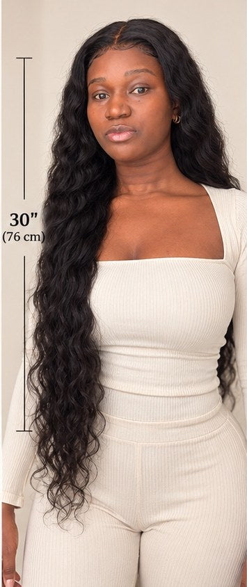Natural Wavy Perücke 30 Inch, Ganzkörperansicht von vorne